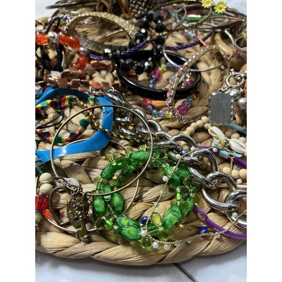 Lot Of 50 Pieces Junk Bracelet Lot Vintage Wearable Junk Drawer DIY Crafting - Picture 2 of 8